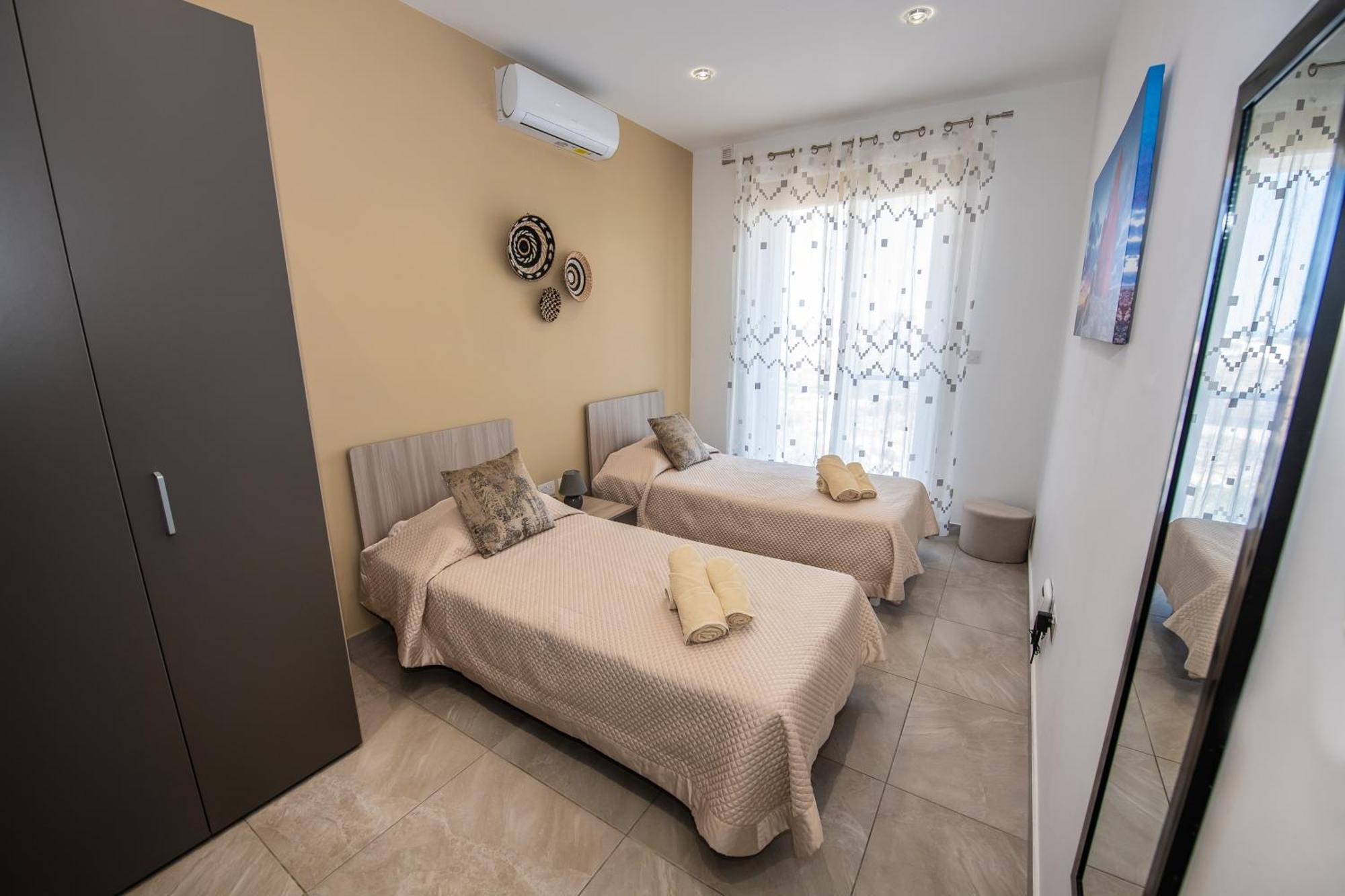 Clifftop Modern Apartment Mellieħa Екстериор снимка
